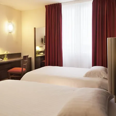 Oceania Hotel 4*