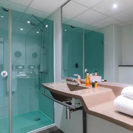 大洋洲布雷斯特酒店