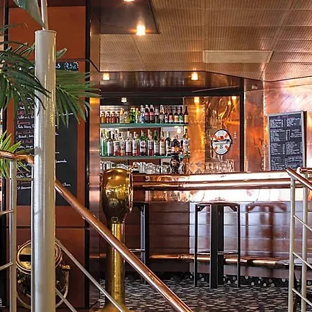 Oceania Hotel