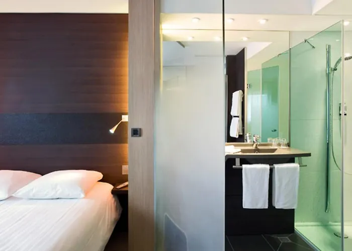 Oceania Hotell Brest